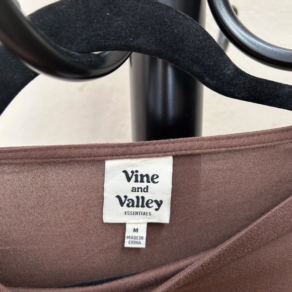 Brand New Fitted Stretchy Short Sleeve Brown Top - Picture 4 of 9